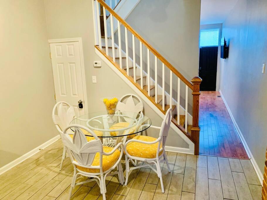 Upscale 2Bd/1.5Ba Townhome Mins To Jhh & Downtown Baltimore Extérieur photo